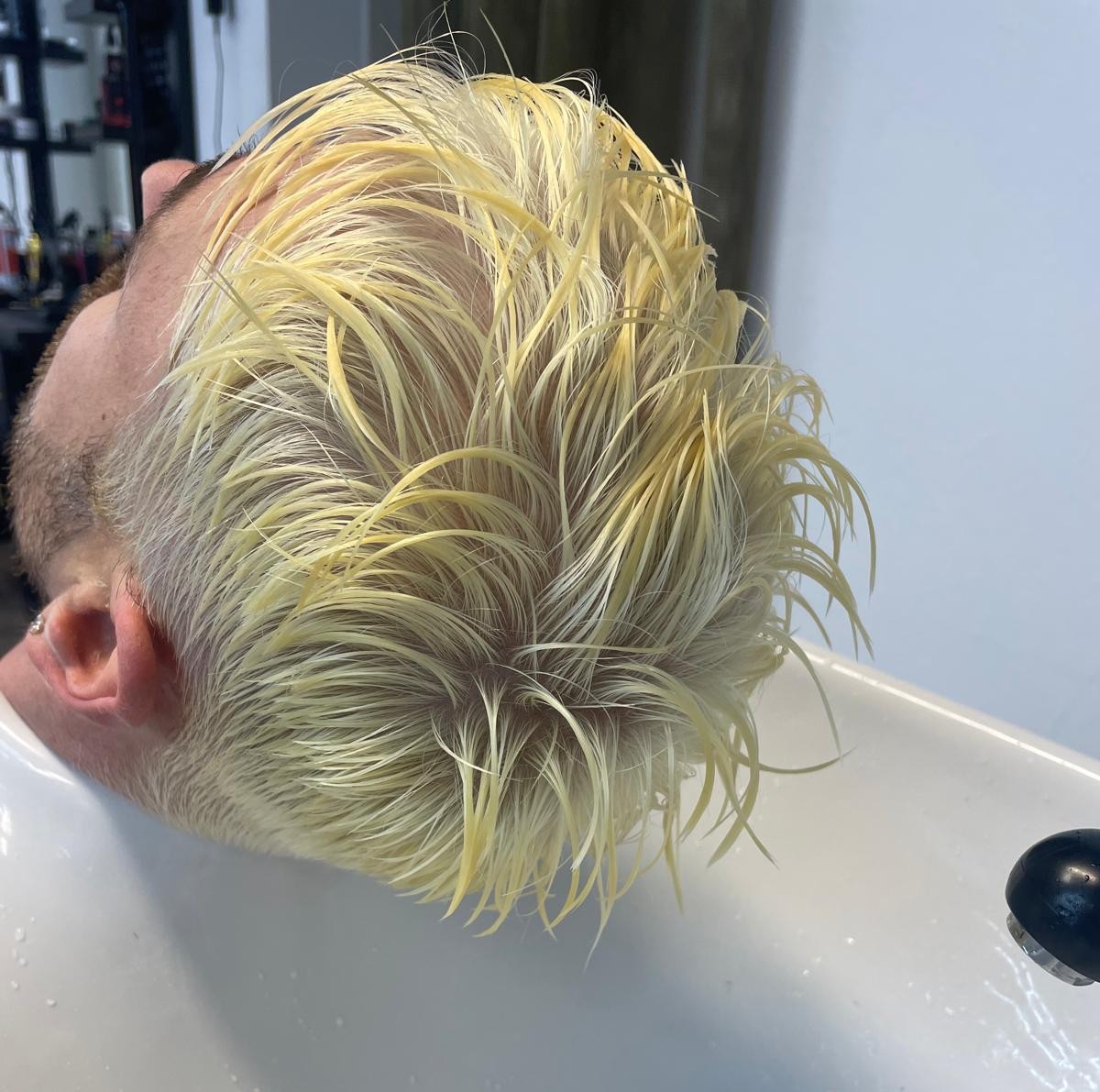 Vorherbild einer Haarfärbung vor dem Finish